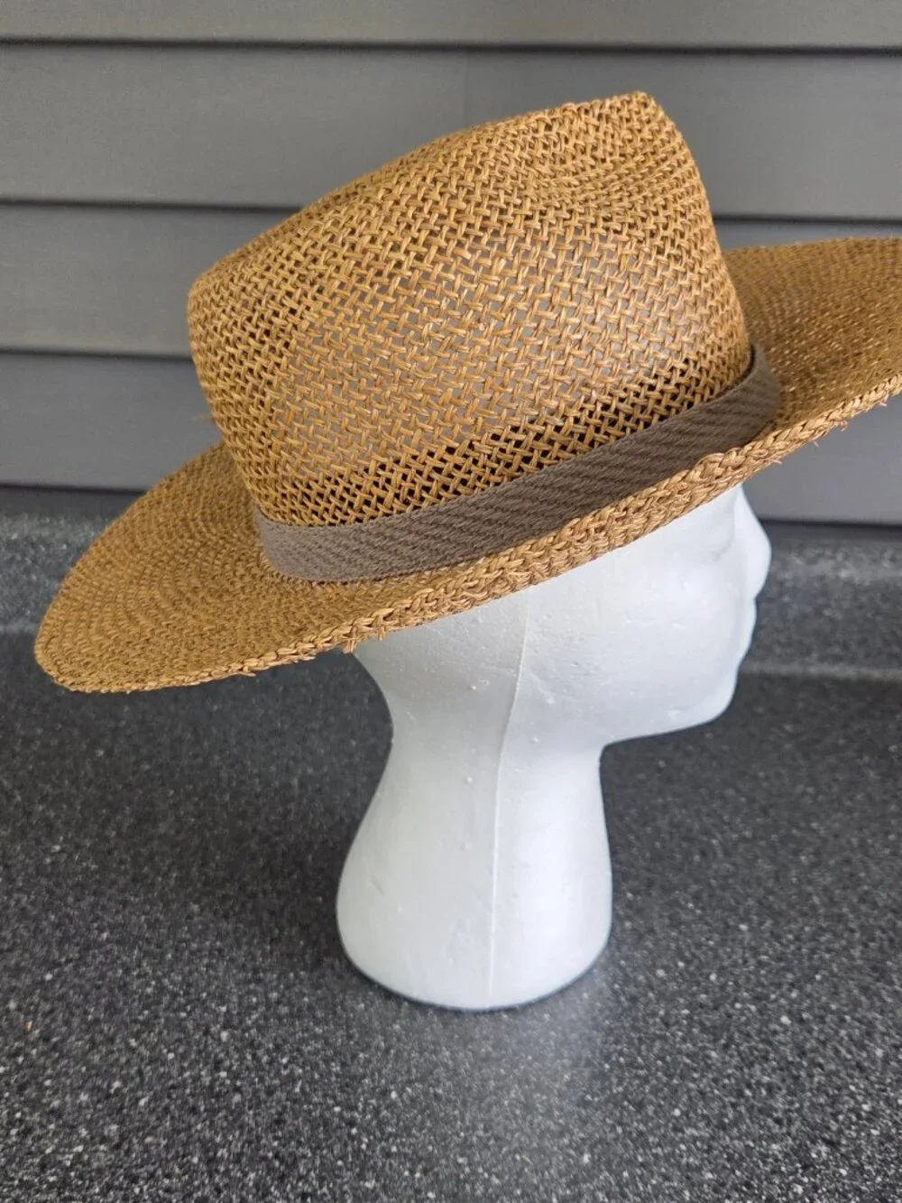 Straw hat with gray fabric band Wide 3